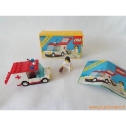 L'ambulance de la Croix-Rouge Lego 6523