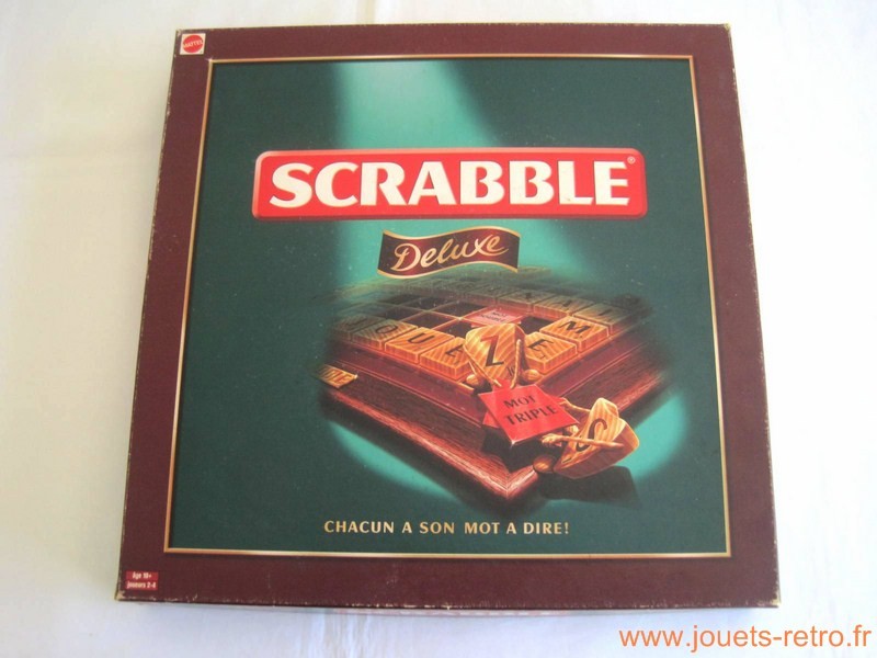 Scrabble Deluxe Edition en bois avec plateau de jeu rotatif