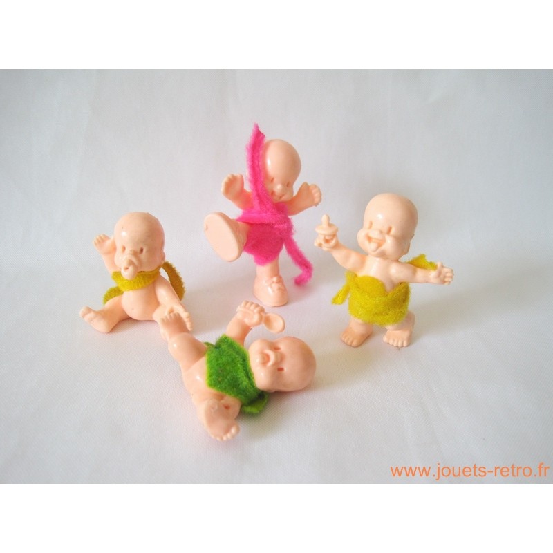 "Les Babies" lot de 4 figurines chair + habits