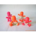 "Les Babies" lot de 4 figurines fluo + habits