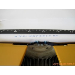 Machine à écrire Petite "International"