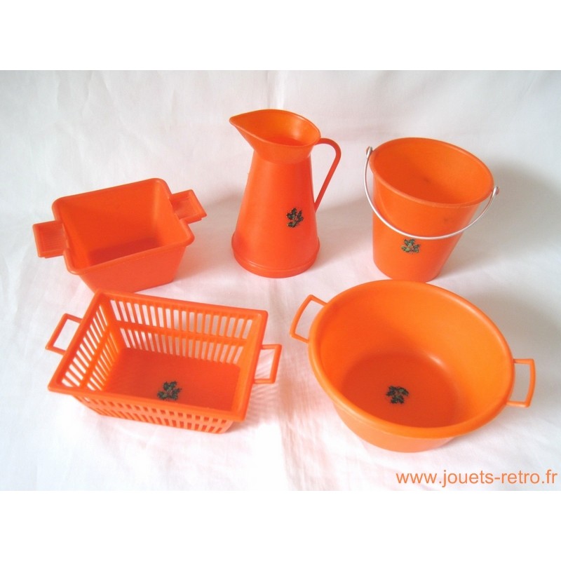 Petits ustensiles de ménage orange Petits ustensiles de ménage orange