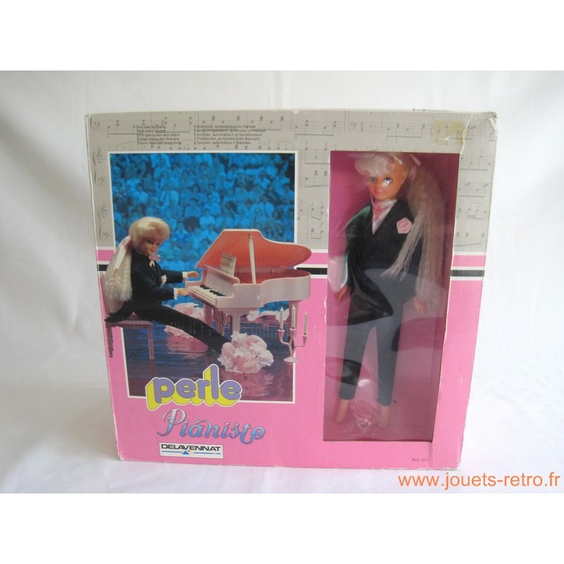 Poupée Perle pianiste