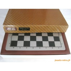 Jeu d'échecs magnétique vintage design
