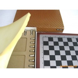 Jeu d'échecs magnétique vintage design