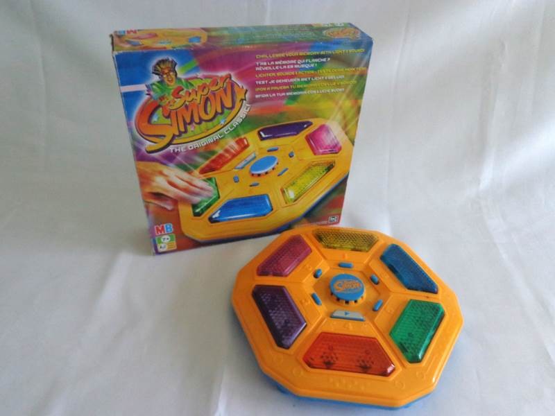 Super Simon - jeu MB 2003 - jouets rétro jeux de société figurines et  objets vintage