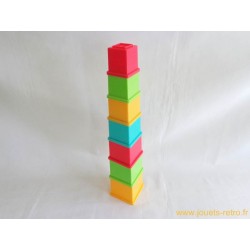 Tour de cubes à emboiter Playskool