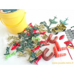 Baril de soldats platiques